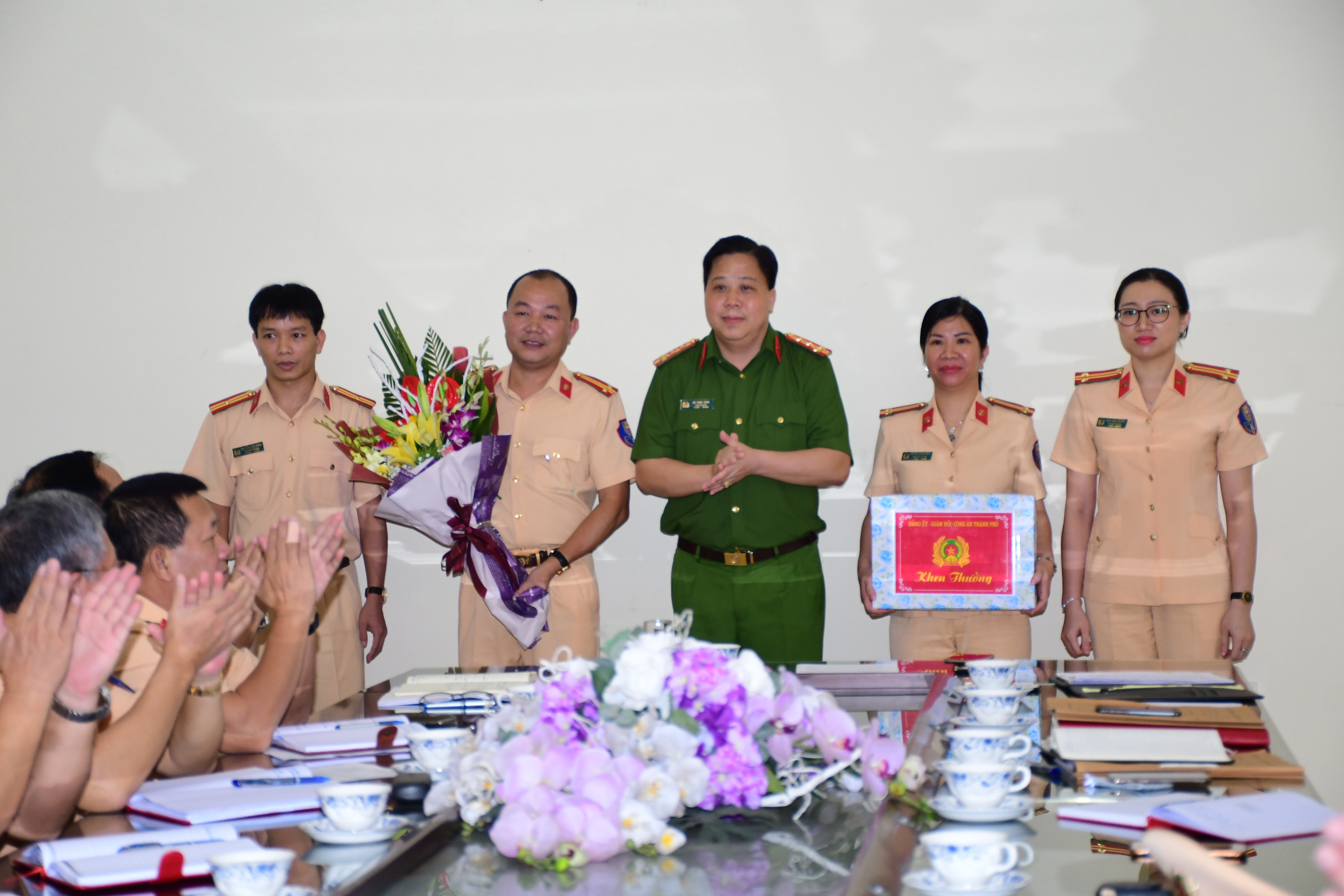 Khen thưởng Phòng CSGT đường bộ - đường sắt phát hiện 9 phương tiện bị đục lại số khung, số máy